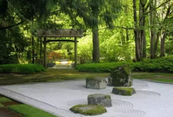 園林景觀設(shè)計(jì)地面彩調(diào)（園林景觀地面鋪裝）